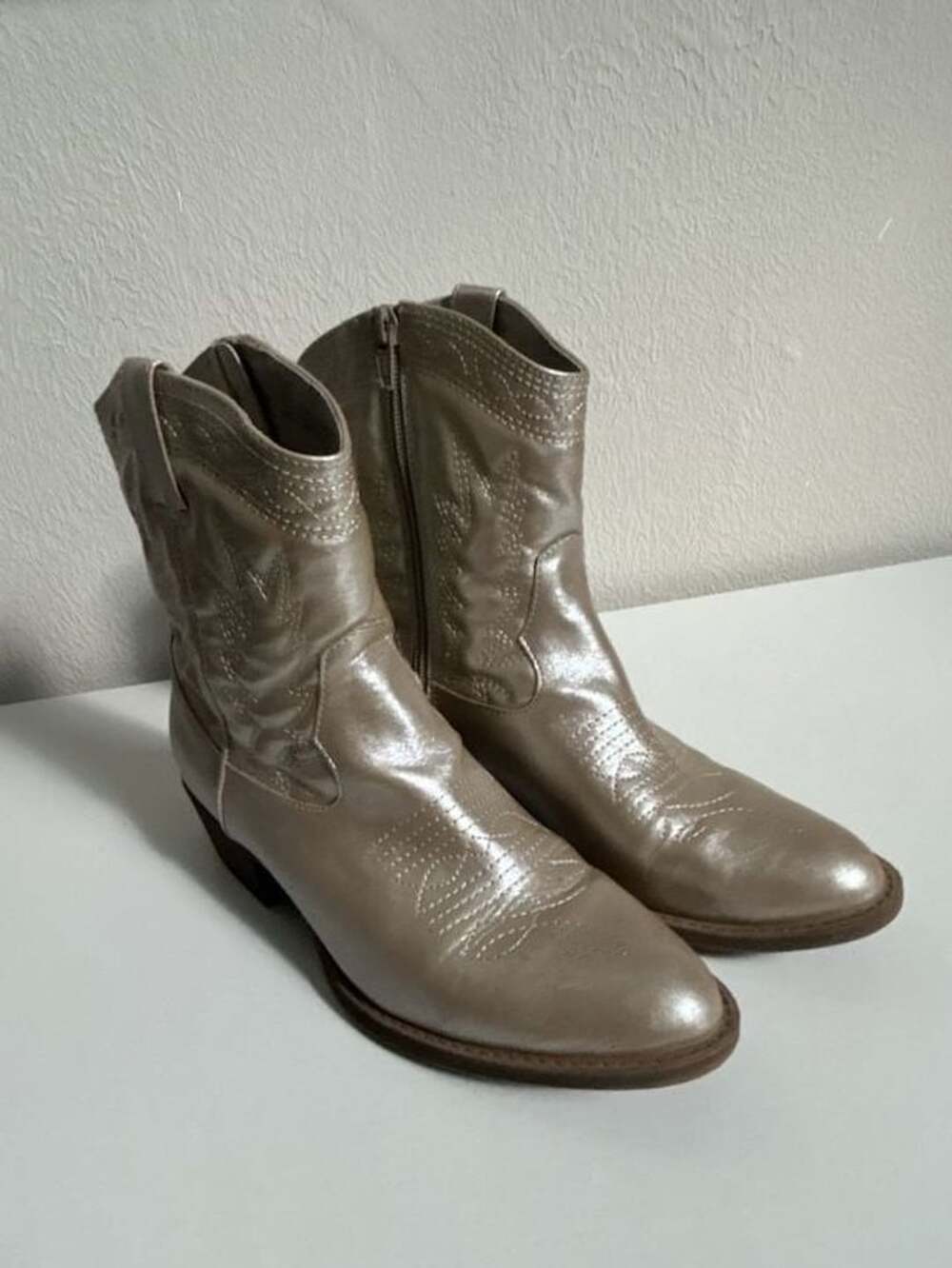 Coconuts by Matisse Pistol Metallic Gold Western Cowboy Ankle Boots Size 8M